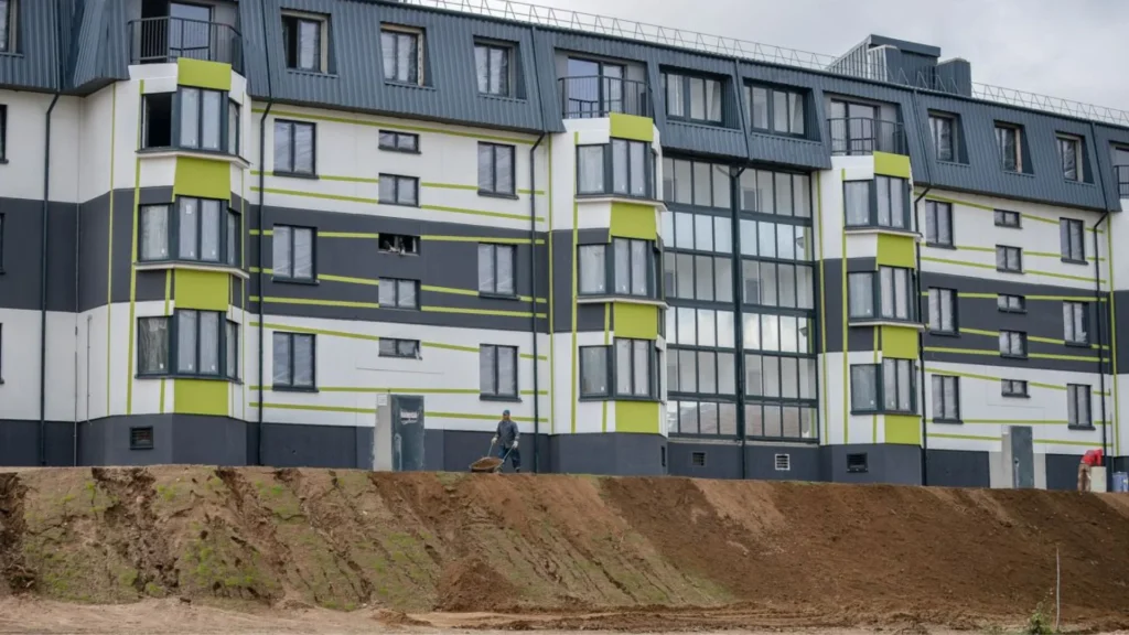 Properly Prep the Building Exterior Before Painting